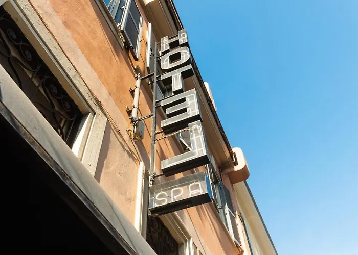Center 3 Hotel 3*