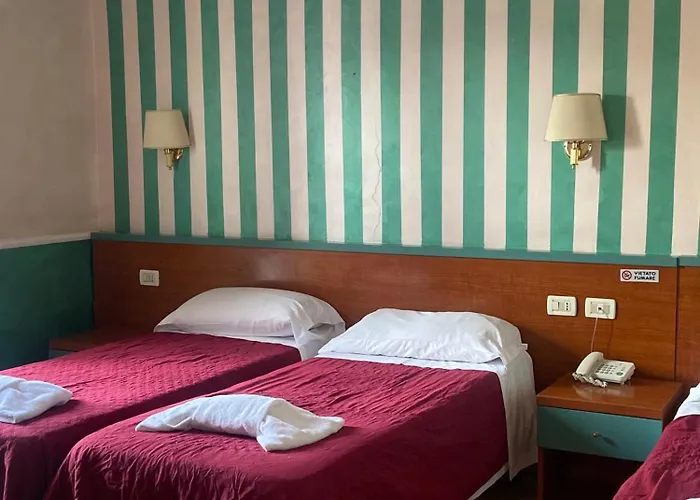Center 3 Hotel 3*