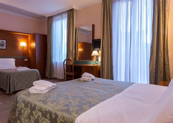 Center 3 Hotel