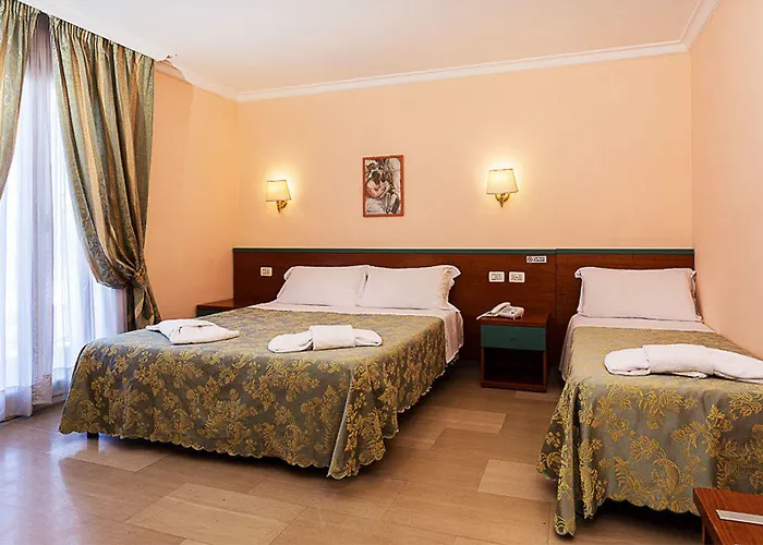 Center 3 Hotel